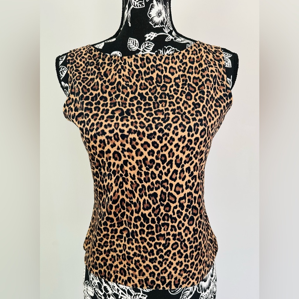 Soft vintage 90’s leopard print sleeveless top